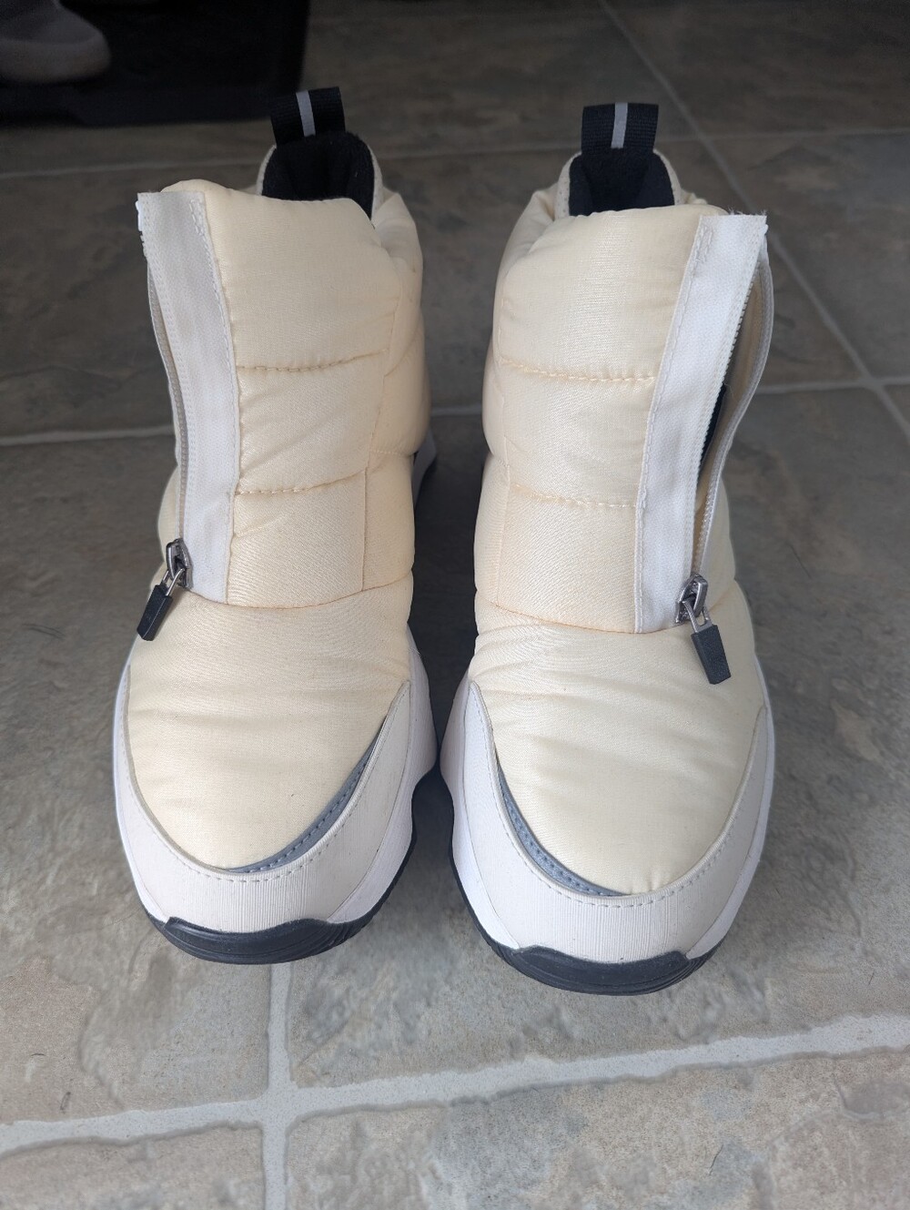 Women's Cream Winter-Style Ankle High Boots